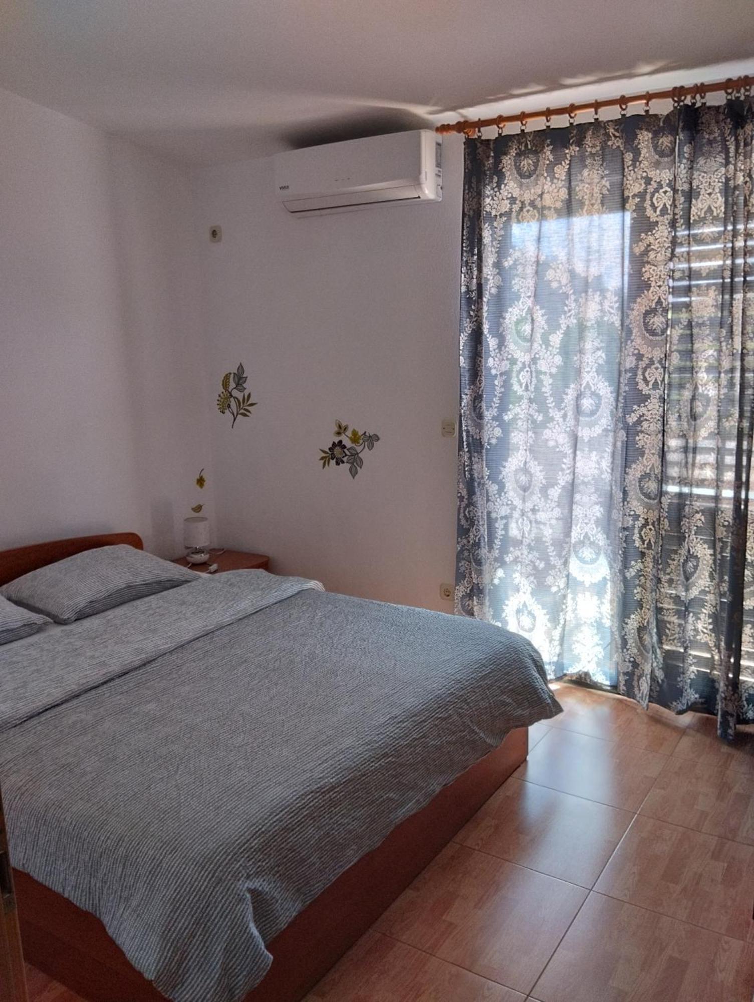 Apartments Andrea 德尔韦尼克 外观 照片